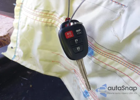 2018 Toyota Corolla Le из США, поврежденный, VIN 5YFBURHEXJP841560